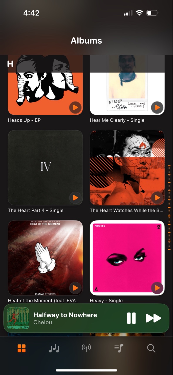 Screenshot of Wave app showing the albums grid view.